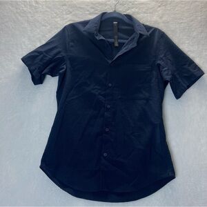 lululemon men's navy blue, textured, button down short sleeve top, xs